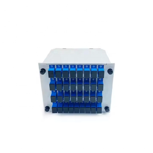 Installation of Conductor Busbars in Distribution Boxes