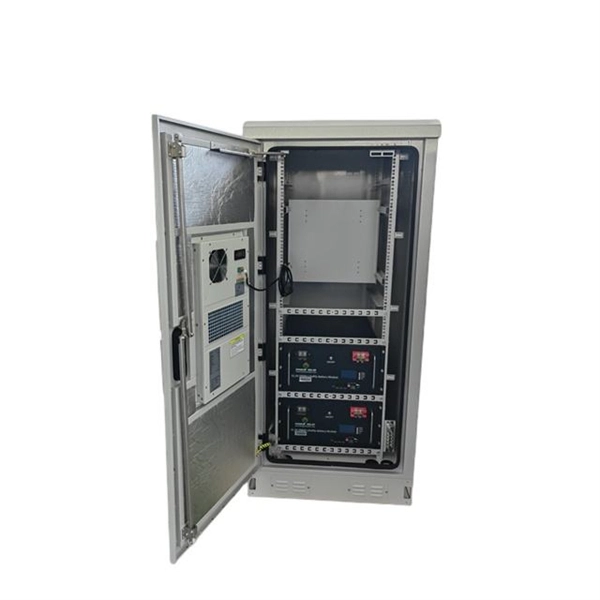 What type of fiber distribution box is used for a cassette-type optical splitter 